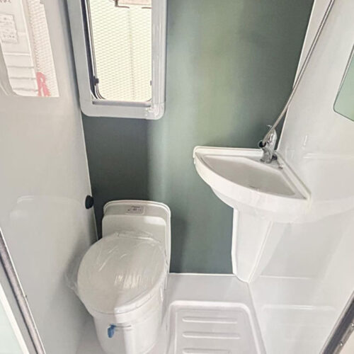 Camping-car 2 chambres Camping-car 2 chambres avec panneaux solaires Réfrigérateur 12v