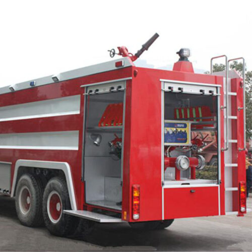 camion de pompiers de l'aéroport camion de pompiers de l'aéroport en intervention camion de pompiers rouge