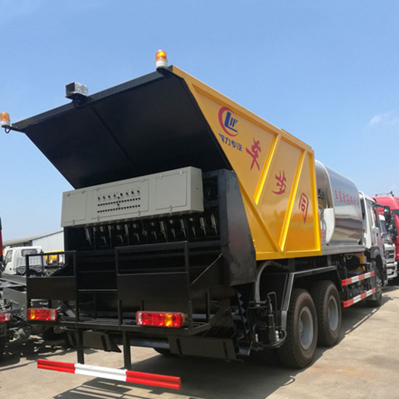 épandeur de copeaux d'asphalte camion de gravillonnage camion de gravillonnage synchrone véhicule d'asphalte