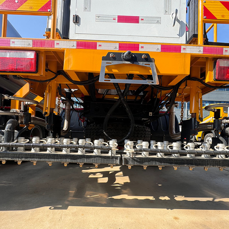 distributeurs d'asphalte camion distributeur de bitume chauffé à l'adhésif pression de bitume