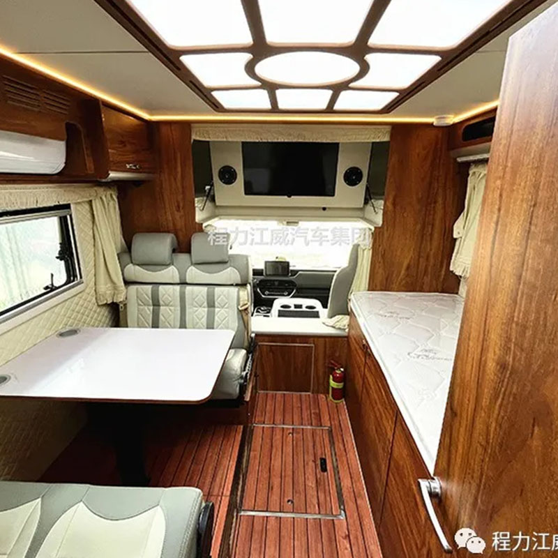 le plus grand camping-car camping-car personnalisé avec lits superposés garage machines à laver salle de bain canapé