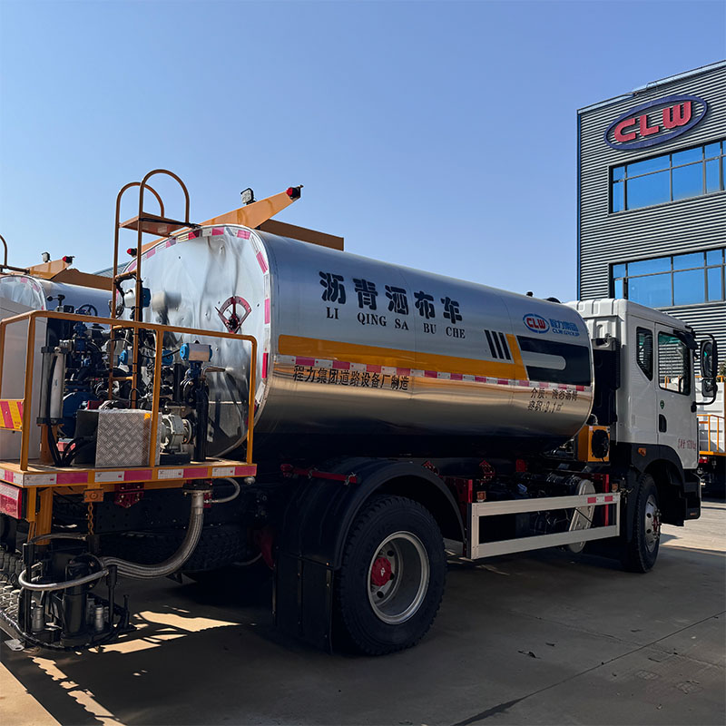 distributeur de bitume camion distributeur de bitume chauffé à l'adhésif pression de bitume