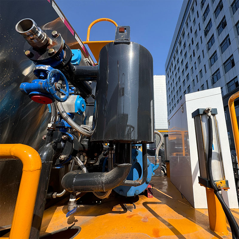 distributeur de bitume sous pression camion distributeur de bitume chauffé à l'adhésif pression de bitume