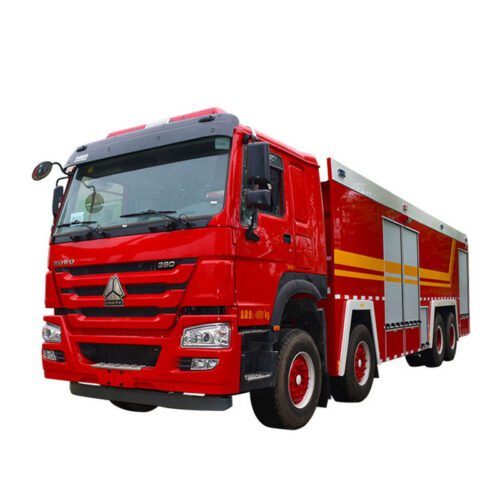 rouge pompier camion de pompiers de l'aéroport en intervention camion de pompiers rouge