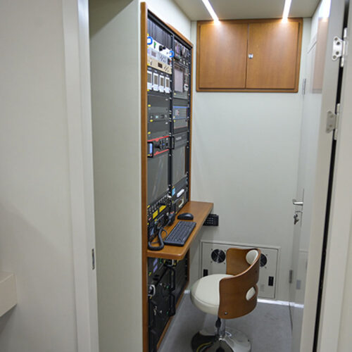 en matière de commandement et de contrôle des véhicules véhicule militaire mobile de commandement et de contrôle