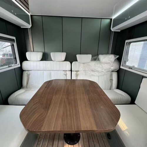 camping-car avec panneaux solaires Camping-car 2 chambres avec panneaux solaires Réfrigérateur 12v