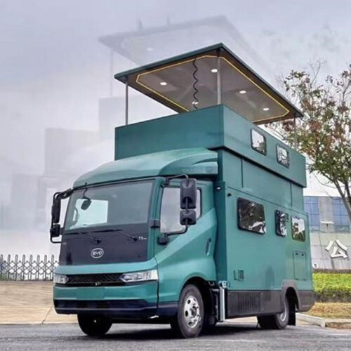 camping-car avec panneaux solaires sur mesure Camping-car 2 chambres avec panneaux solaires Réfrigérateur 12v